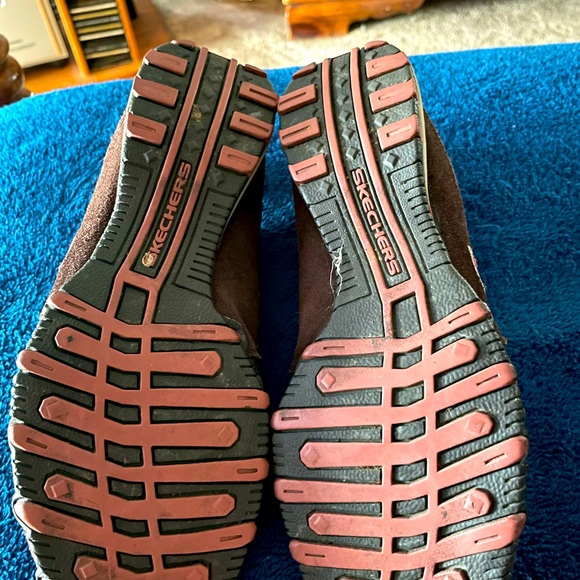 Brown and tan slip on Sketchers - Picture 3 of 5